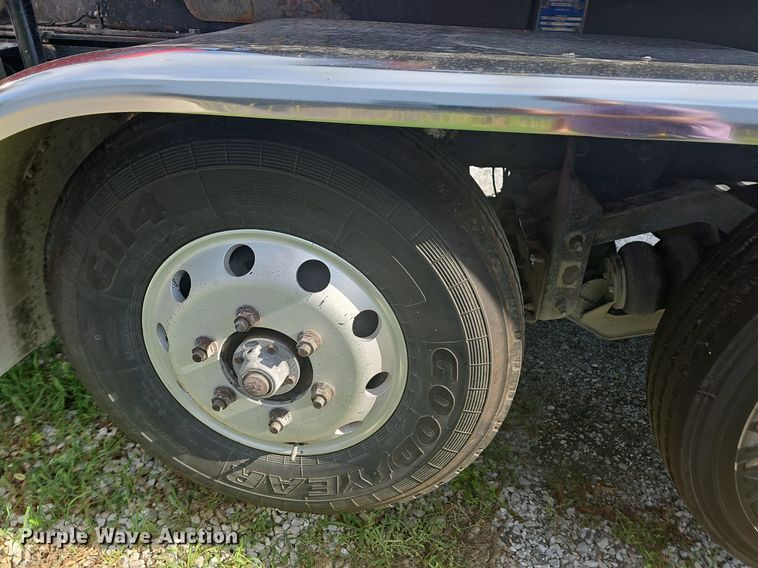 image for item NT9898 2007 Kenworth T800  dump truck