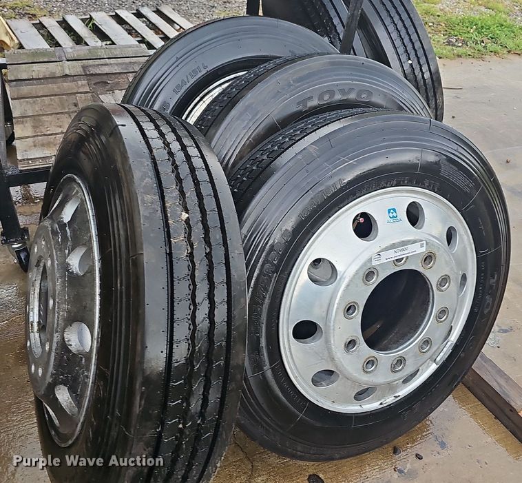 image for item NT9900 (6) 245/75R22.5 tires and wheels