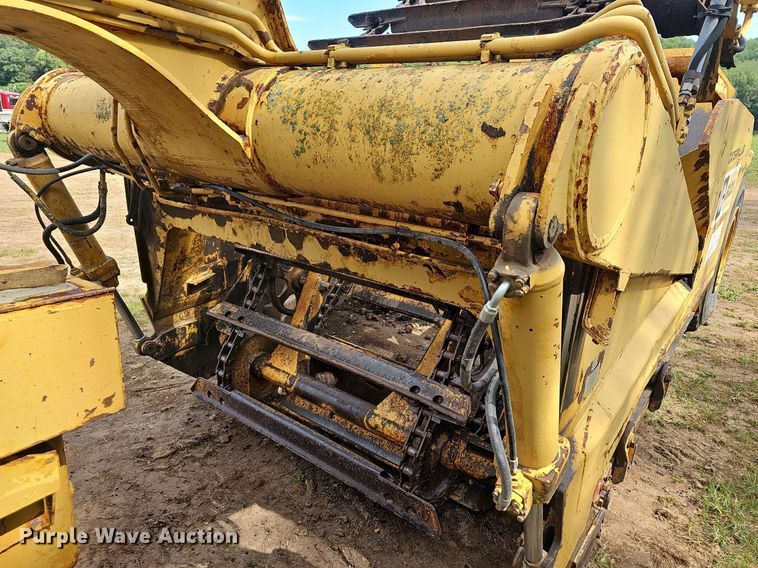 image for item NT9904 1976 Caterpillar 613B  elevating scraper