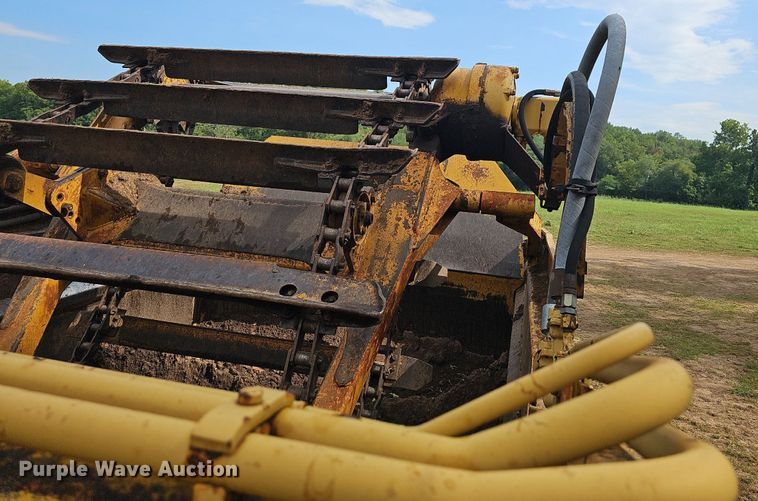 image for item NT9904 1976 Caterpillar 613B  elevating scraper