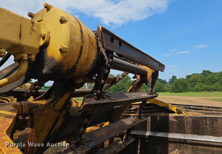image for item NT9904 1976 Caterpillar 613B  elevating scraper