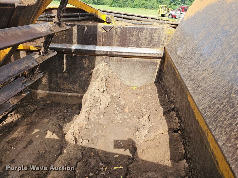 image for item NT9904 1976 Caterpillar 613B  elevating scraper