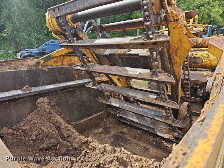 image for item NT9904 1976 Caterpillar 613B  elevating scraper