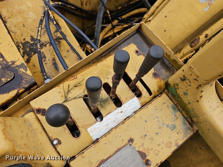 image for item NT9904 1976 Caterpillar 613B  elevating scraper
