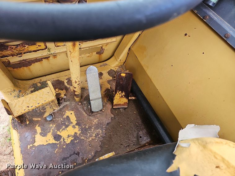image for item NT9904 1976 Caterpillar 613B  elevating scraper