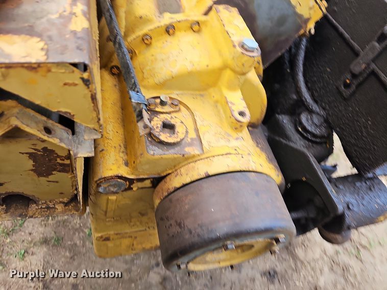 image for item NT9904 1976 Caterpillar 613B  elevating scraper