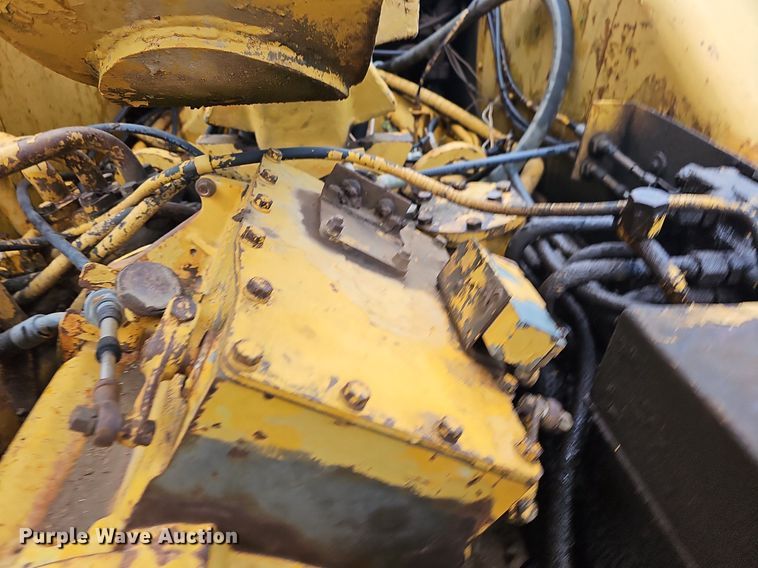 image for item NT9904 1976 Caterpillar 613B  elevating scraper