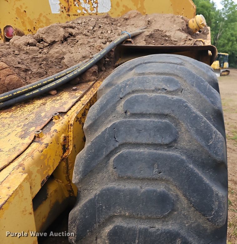 image for item NT9904 1976 Caterpillar 613B  elevating scraper