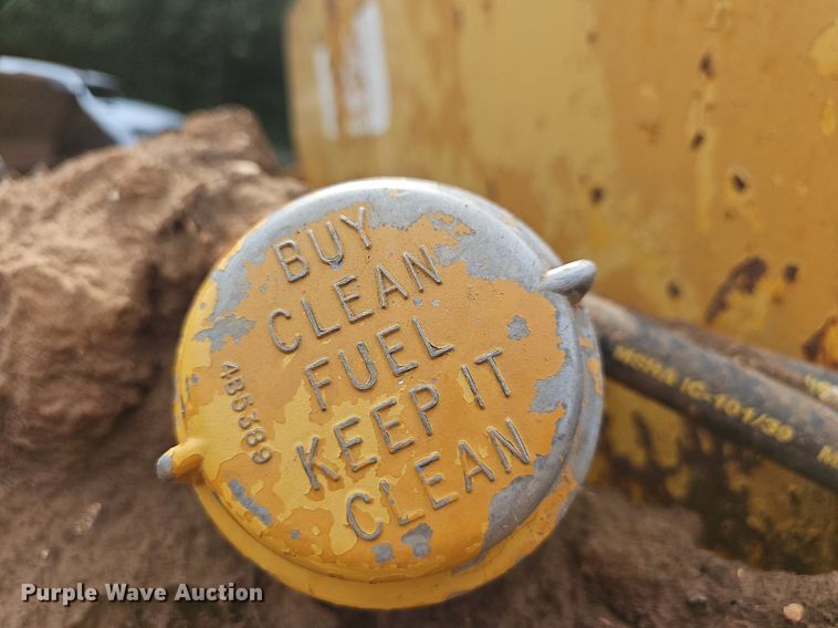 image for item NT9904 1976 Caterpillar 613B  elevating scraper