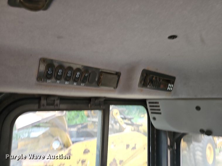 image for item NT9905 2013 Komatsu D39PX-22  dozer