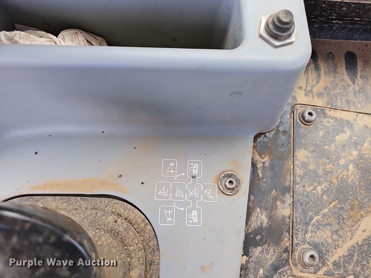 image for item NT9905 2013 Komatsu D39PX-22  dozer