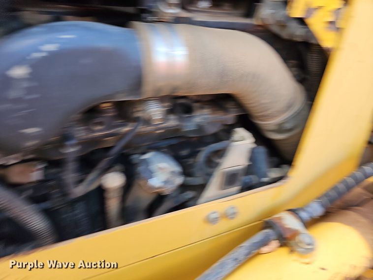 image for item NT9905 2013 Komatsu D39PX-22  dozer