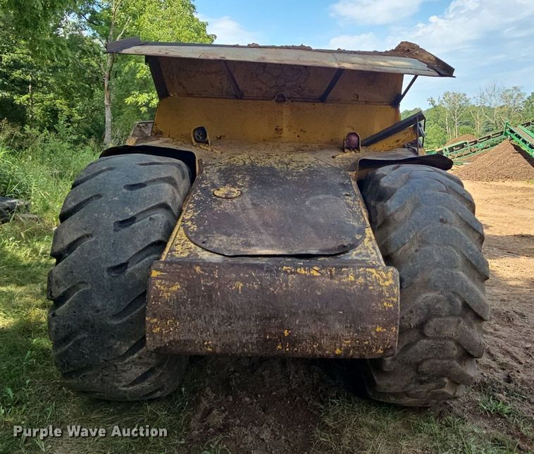 image for item NT9906 1972 Caterpillar 613  elevating scraper
