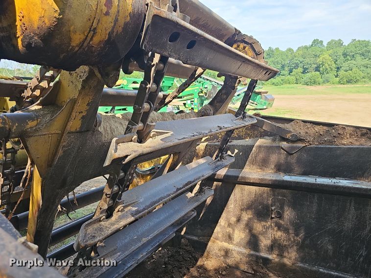 image for item NT9906 1972 Caterpillar 613  elevating scraper