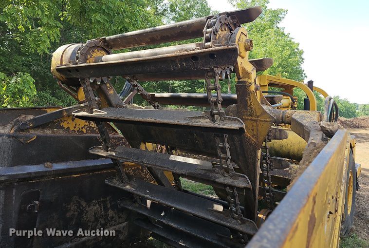 image for item NT9906 1972 Caterpillar 613  elevating scraper