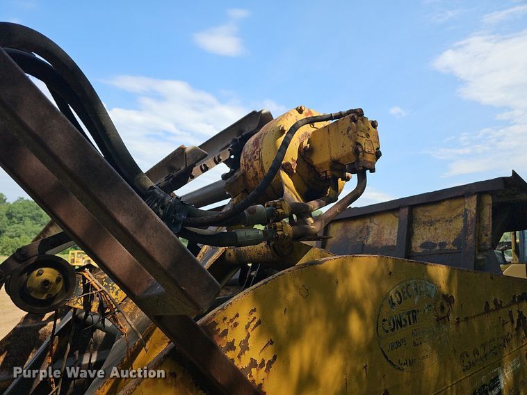 image for item NT9906 1972 Caterpillar 613  elevating scraper