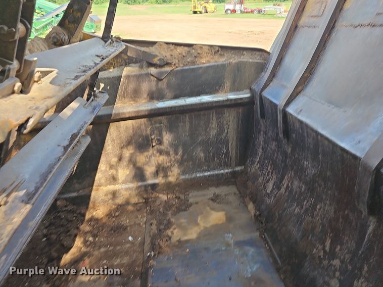 image for item NT9906 1972 Caterpillar 613  elevating scraper