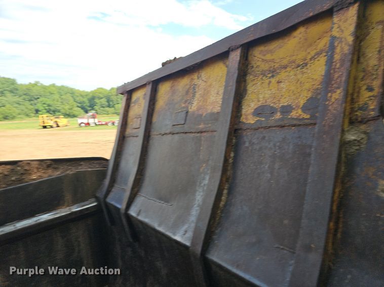 image for item NT9906 1972 Caterpillar 613  elevating scraper