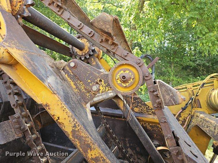 image for item NT9906 1972 Caterpillar 613  elevating scraper