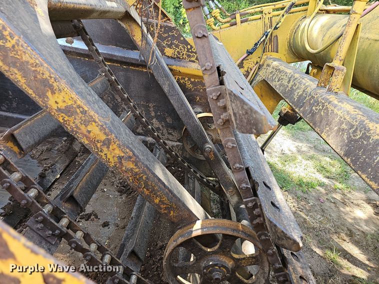 image for item NT9906 1972 Caterpillar 613  elevating scraper