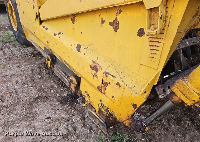 image for item NT9906 1972 Caterpillar 613  elevating scraper