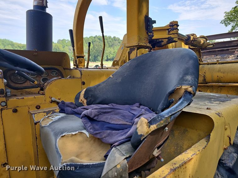 image for item NT9906 1972 Caterpillar 613  elevating scraper