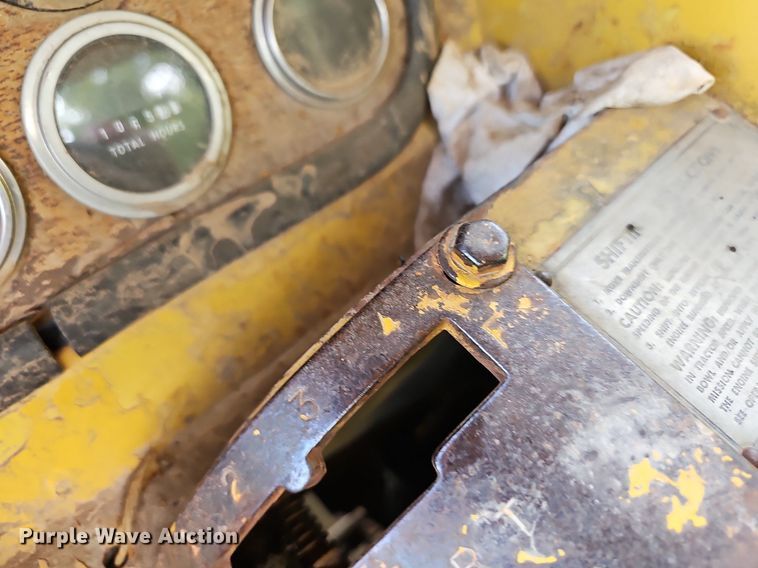 image for item NT9906 1972 Caterpillar 613  elevating scraper