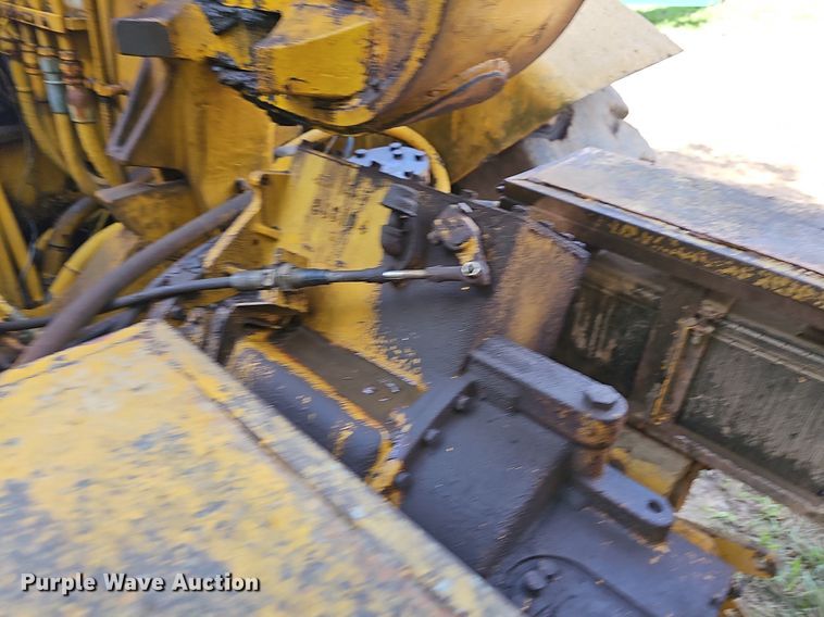 image for item NT9906 1972 Caterpillar 613  elevating scraper