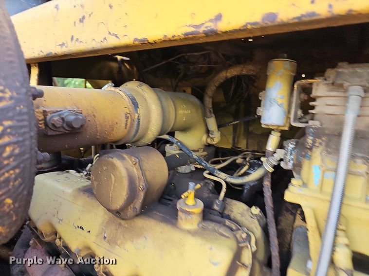 image for item NT9906 1972 Caterpillar 613  elevating scraper