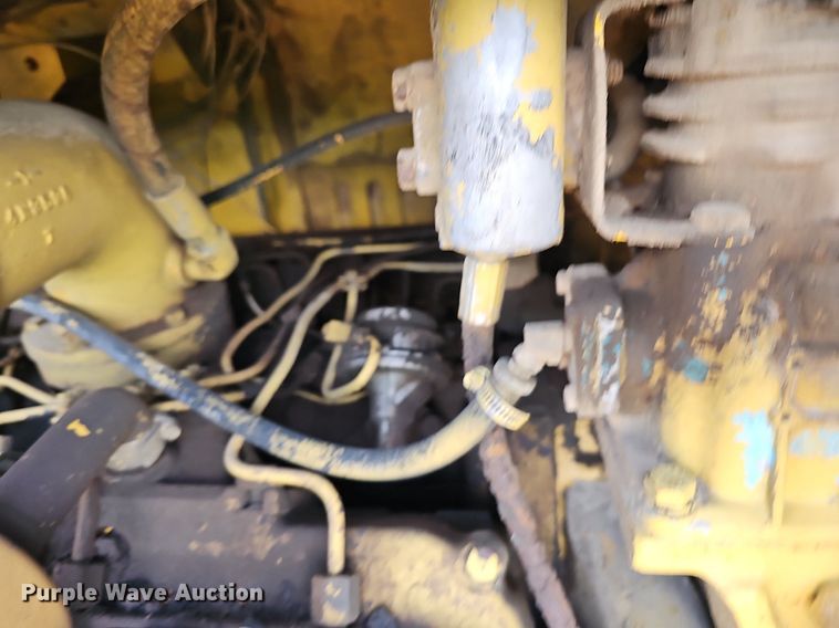 image for item NT9906 1972 Caterpillar 613  elevating scraper