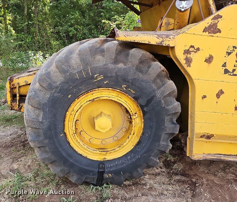 image for item NT9906 1972 Caterpillar 613  elevating scraper