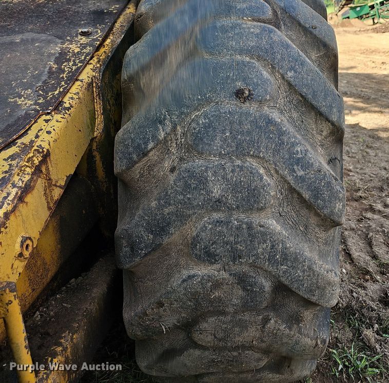 image for item NT9906 1972 Caterpillar 613  elevating scraper