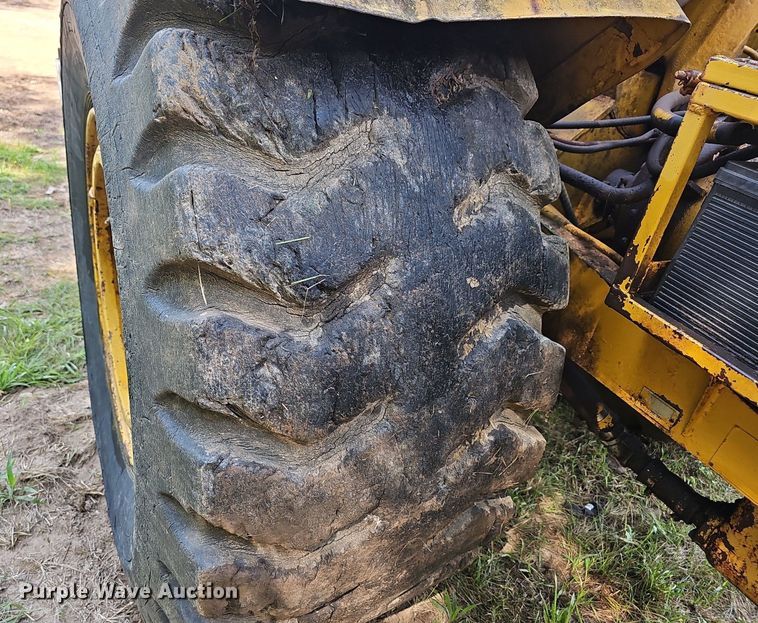 image for item NT9906 1972 Caterpillar 613  elevating scraper