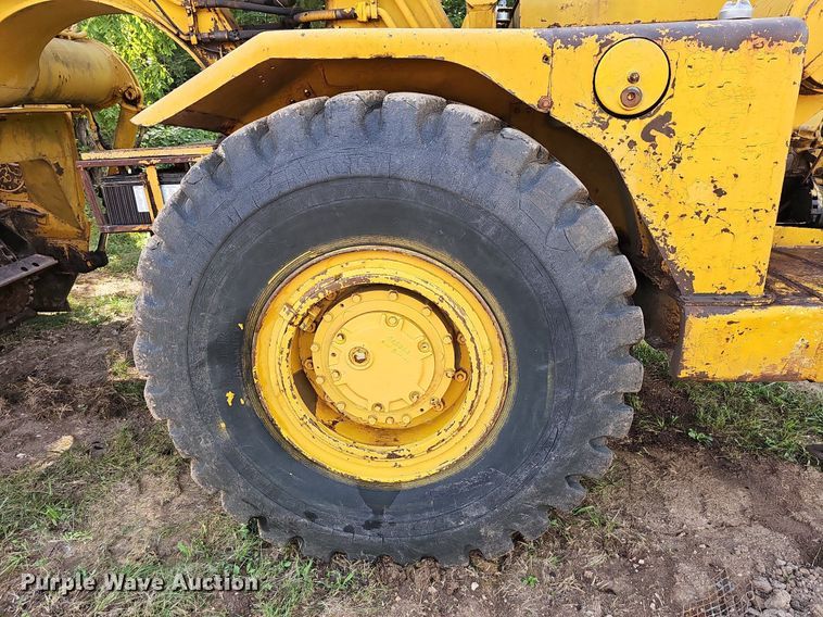 image for item NT9906 1972 Caterpillar 613  elevating scraper