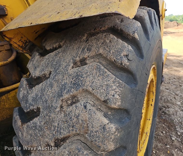 image for item NT9906 1972 Caterpillar 613  elevating scraper