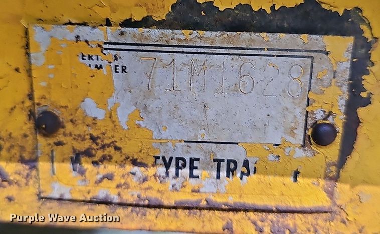 image for item NT9906 1972 Caterpillar 613  elevating scraper