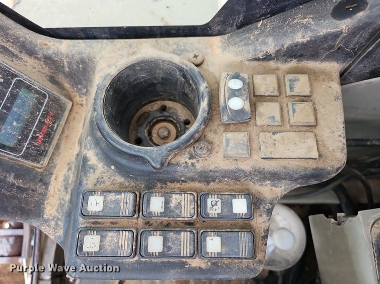 image for item NT9907 2013 Takeuchi TB1140  mini excavator