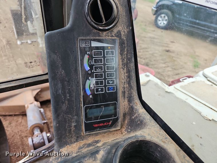 image for item NT9907 2013 Takeuchi TB1140  mini excavator