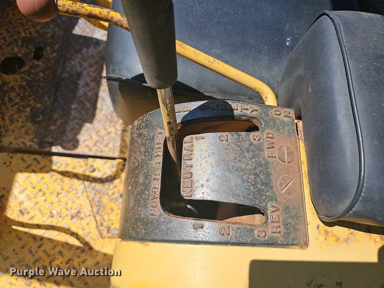 image for item NT9914 1975 Dresser TD-8E  dozer