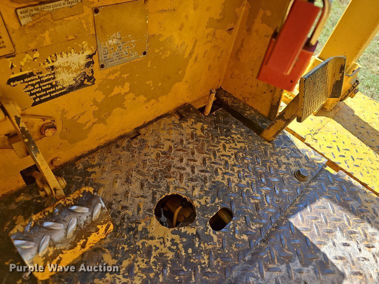 image for item NT9914 1975 Dresser TD-8E  dozer