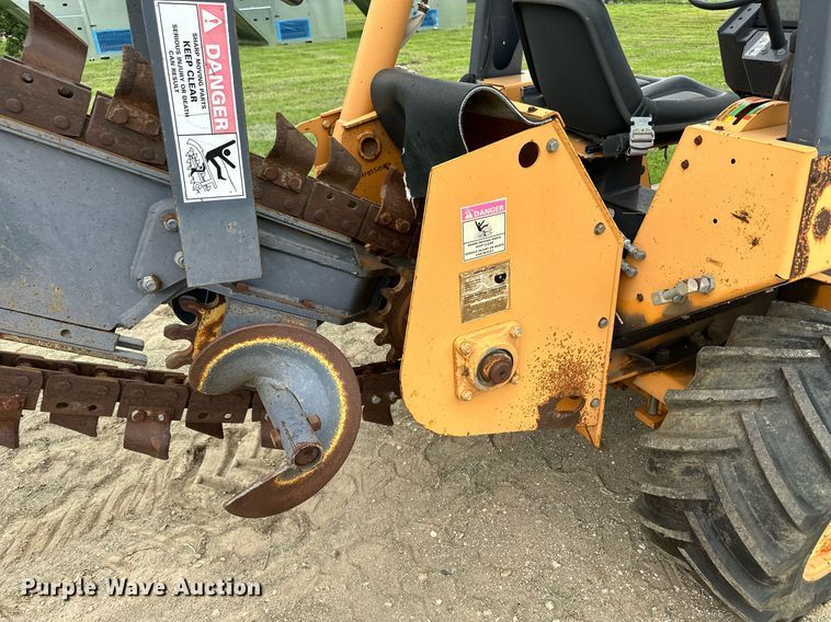 image for item NY9219 2000 Case 560  trencher with trailer
