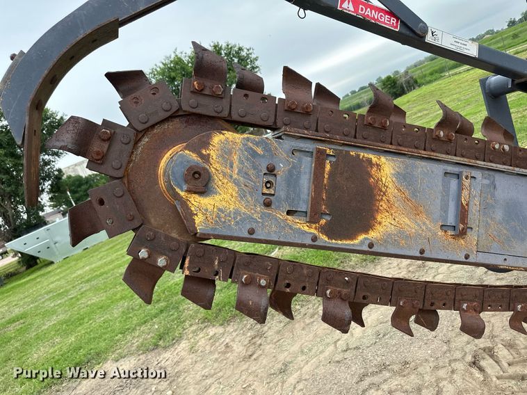 image for item NY9219 2000 Case 560  trencher with trailer