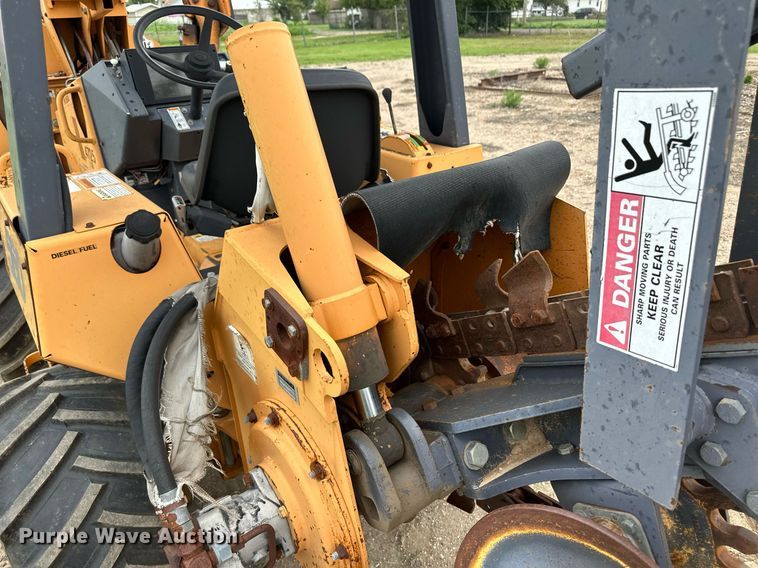 image for item NY9219 2000 Case 560  trencher with trailer