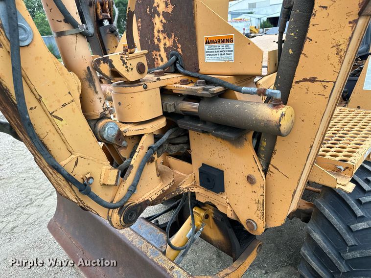 image for item NY9219 2000 Case 560  trencher with trailer