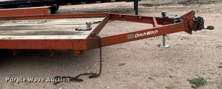 image for item NY9219 2000 Case 560  trencher with trailer