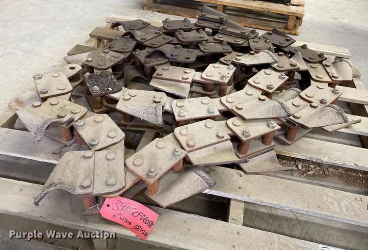 image for item NY9634 Vermeer 3990  trencher dirt chain