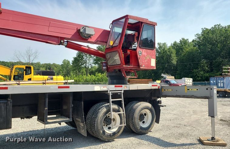 image for item ZA0344 2001 Sterling LT7500  crane truck