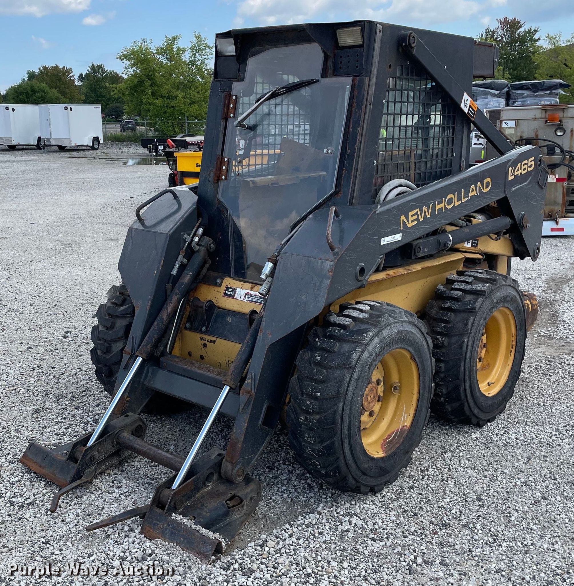 1994 New Holland LX465 skid steer loader in Grayslake, IL | Item