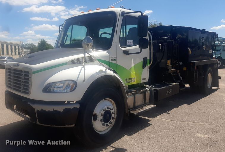 image for item DO3048 2012 Freightliner Business Class M2 pothole patcher truck