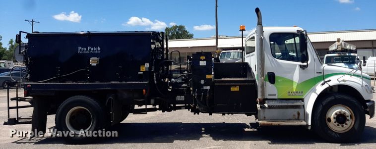 image for item DO3048 2012 Freightliner Business Class M2 pothole patcher truck